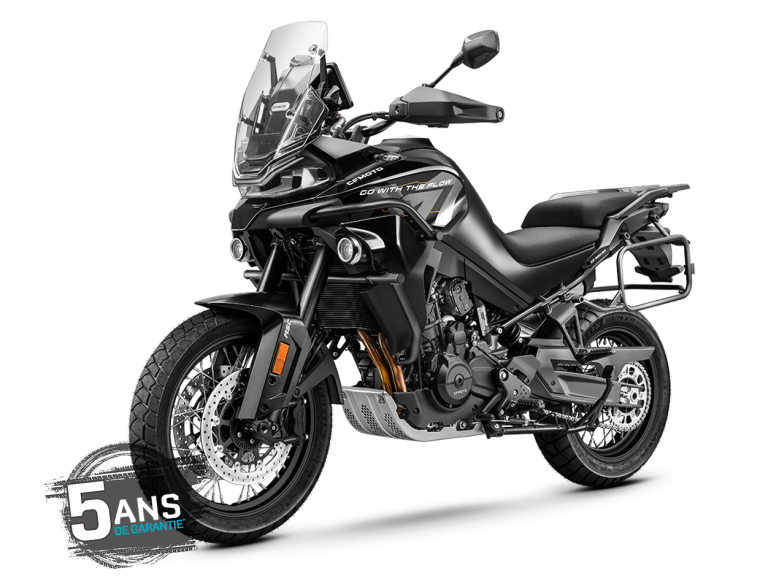 800 MT CFMOTO MOTEUR KTM CONCESSIONNAIRE  ENTRE LYON ET ROANNE A COTE DE TARARE KIT BAGAGERIE VALISE SHAD